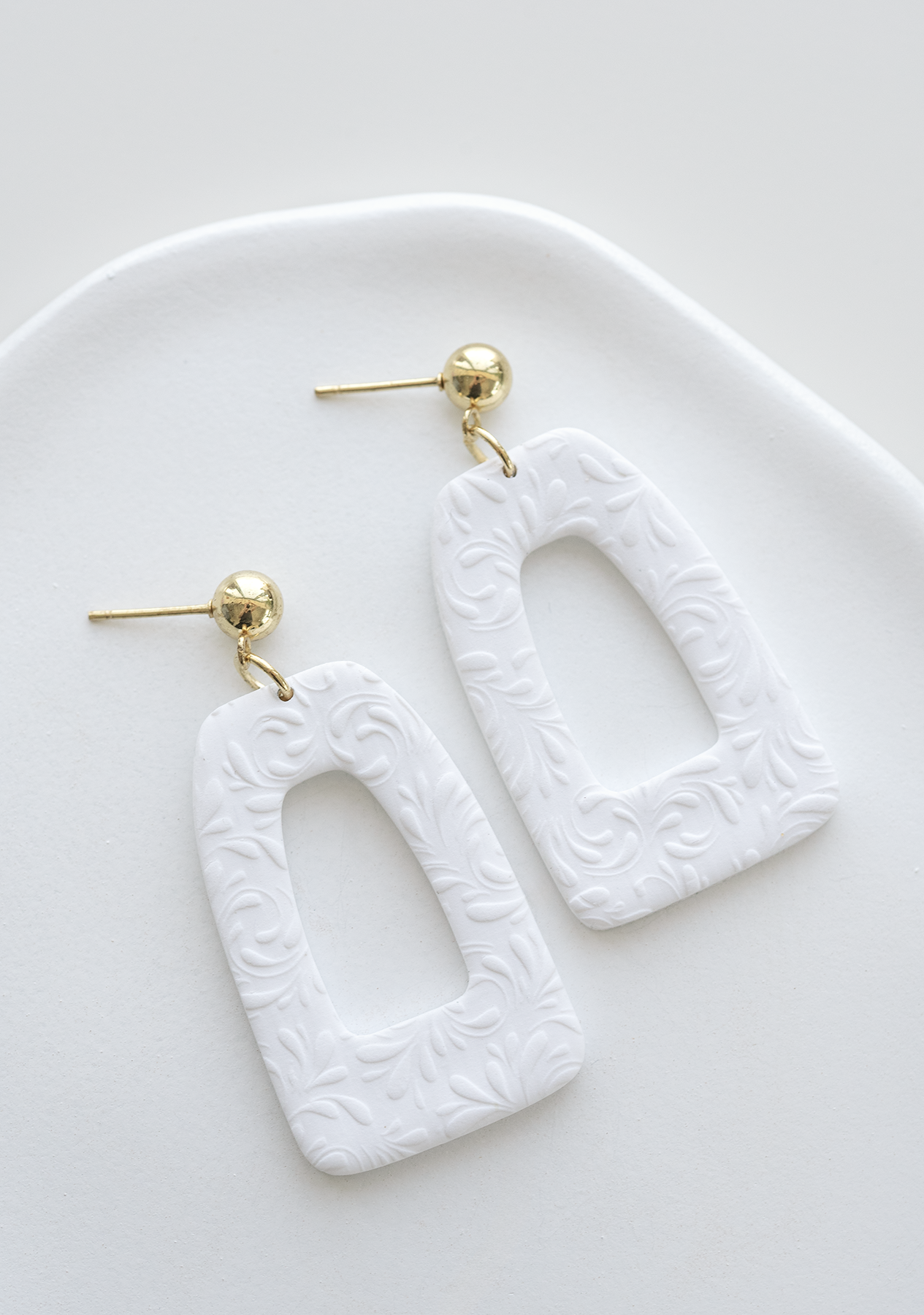 SHANGHAI white polymer clay dangle earring, romantic boho jewelry, floral texture, bridal earrings, gold plated stainless steel, handcrafted 